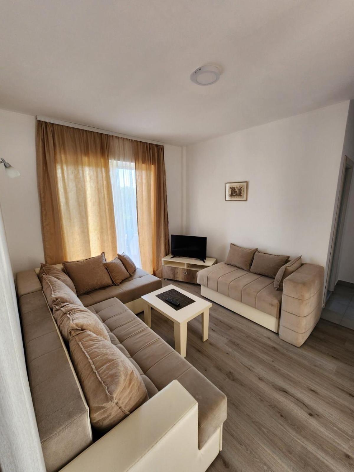 Apartment Flora Bregvija Екстер'єр фото