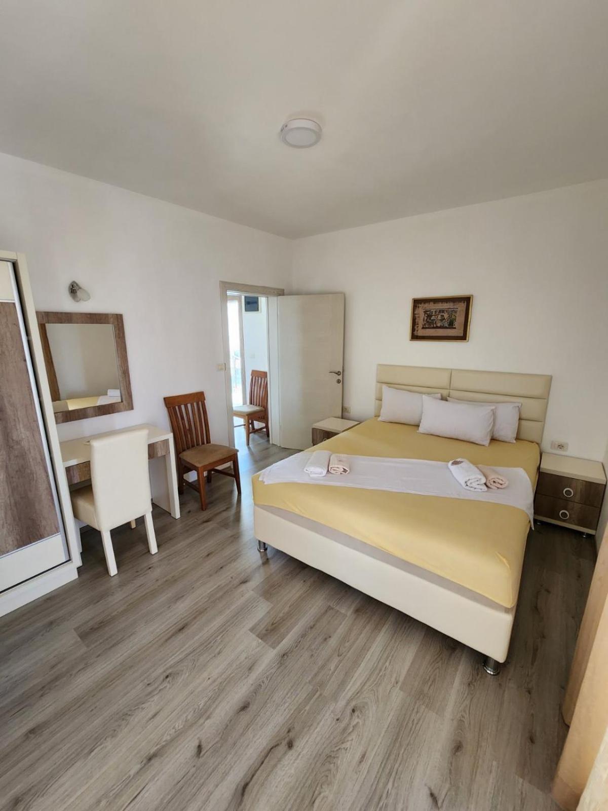 Apartment Flora Bregvija Екстер'єр фото