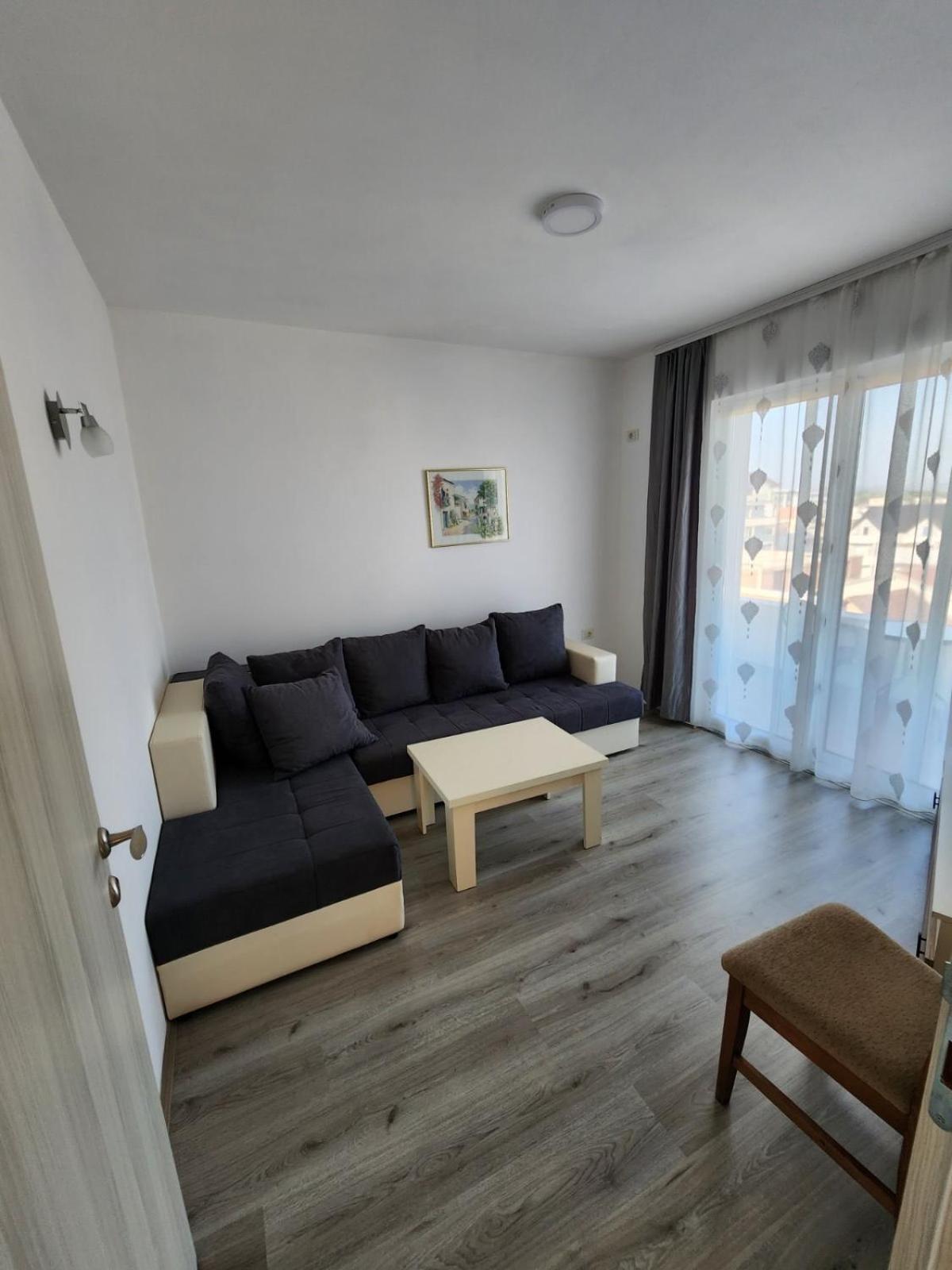 Apartment Flora Bregvija Екстер'єр фото